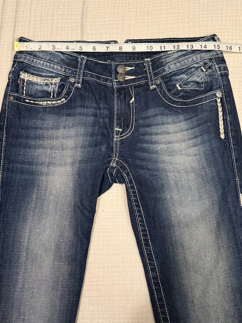 Vigoss Y2K Studded Denim The Dublin Capri Low Rise Contrast Stitch Size 28 - Picture 6 of 8
